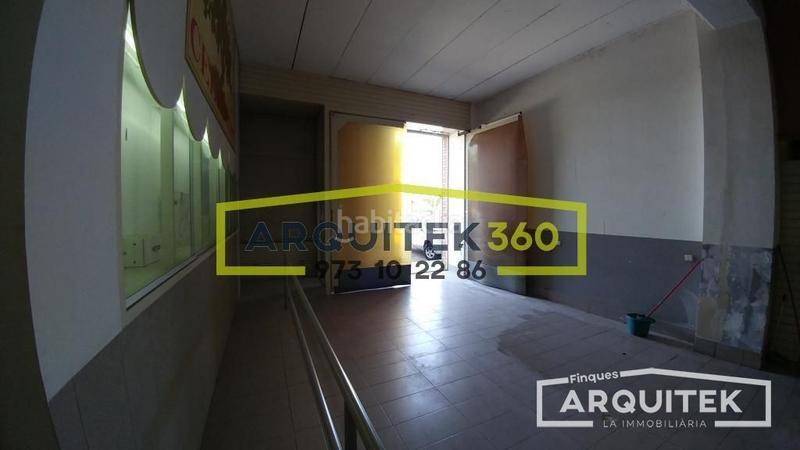 Foto b2fde7c5-4a69-4899-ad8d-6fc78cc37ad2. Location local commercial dans La Bordeta Lleida