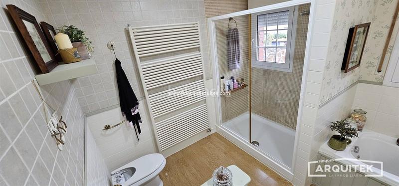 Foto ccf182c2-64f7-499c-8ddc-5f270d44925c. Chalet oportunidad , chalet exclusivo parcela 2300m2 con jardín y piscina en Alpicat