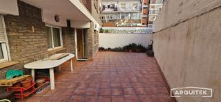 Pis  Folch i torres. Piso reformado con terraza y ascensor listo para vivir.