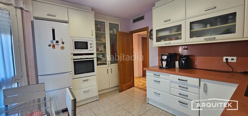Foto 4c4e35c0-36b6-41b6-98f9-19265760b3db. Casa adossada a Joc de la Bola - Camps d'Esports Lleida