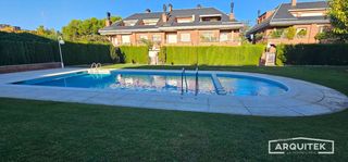 Casa adossada a Joc de la Bola - Camps d'Esports. Casa en zona rovira roure, hospital arnau, ekke