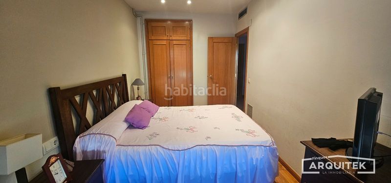 Foto e6f5c91c-723a-4371-be92-a75fe46bdc60. Casa adossada a Joc de la Bola - Camps d'Esports Lleida