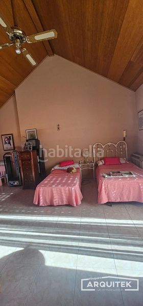 Foto ee2d0a09-1eae-41e9-82b9-f762d231f7d2. Casa adossada a Joc de la Bola - Camps d'Esports Lleida