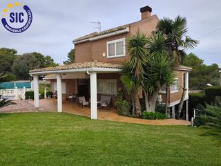 Chalet  Calle mare deu de l'esperança. Chalet independiente en el centro del vedat