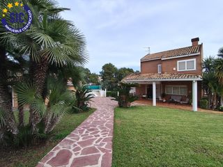 Xalet  Calle mare deu de l'esperança. Chalet independiente en el centro del vedat