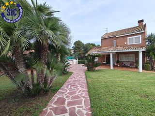 Chalet  Calle mare deu de l'esperança. Chalet independiente en el centro del vedat