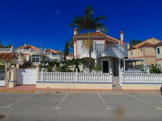 Casa adossada  Urbanización los altos. Viviendas en la costa te trae nuevas ofertas