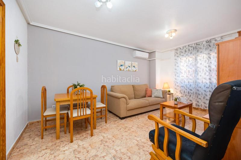 Foto 173c4aa7-3c26-4665-9f1f-bc711a3d0076. Piso en avenida diego ramírez pastor 172 en Antonio Machado Torrevieja