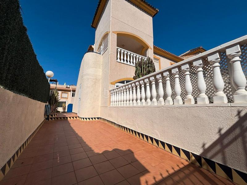 Foto c75e793f-98cd-4678-b2a0-d46a2c8c7937. Chalet in avenida rosa mazón valero 18 in Parque Acuático - Sector 25 Torrevieja