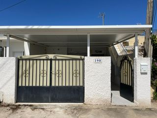 Maison à Calle del invierno 65. Bungalo bajo , sin vecinos arriba , torretas
