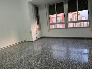 Pis en Centro-El Castillo. Excelente vivienda en sagunto