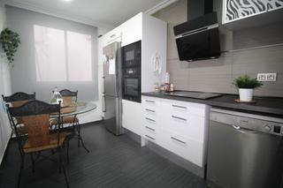Etagenwohnung  Calle general canino. Piso en sagunto