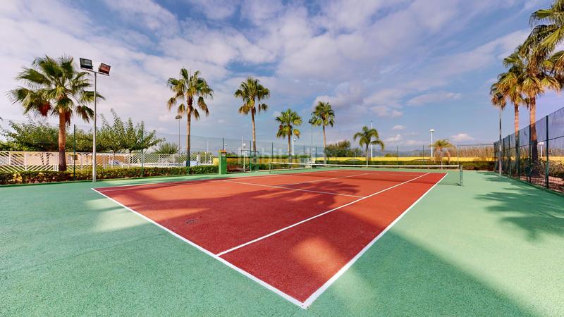 Foto 836484f9-2eed-4061-b3ed-298f4cd989fa. Reihenhaus mit parking in Corinto-Almardà Sagunt