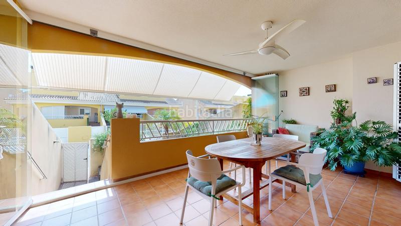 Foto a736f75b-bd1f-4803-90d0-712f96e7ba51. Reihenhaus mit parking in Corinto-Almardà Sagunt