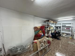 Aparcament cotxe en Centro-El Castillo. Excelente bajo en sagunto