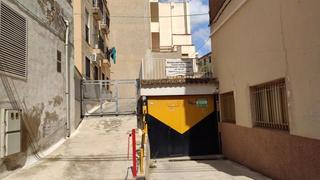 Aparcament cotxe a Carrer doctor ochoa 6