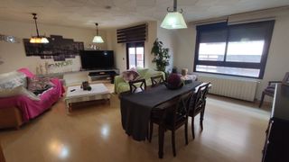 Etagenwohnung  Avenida de la paz. Piso con 4 habitaciones con ascensor