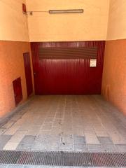 Car parking  Calle de rafael asín. Plaza de garaje para coche grande
