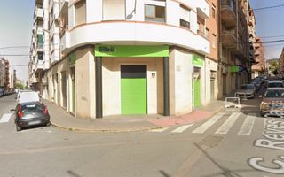 Affitto Locale commerciale  Carrer nou d'octubre. Local en centro