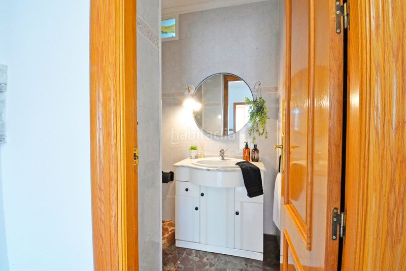 Foto cdd32e72-814c-44e1-9f8a-f9f48cd807ae. Casa amb xemeneia aparcament a Sax