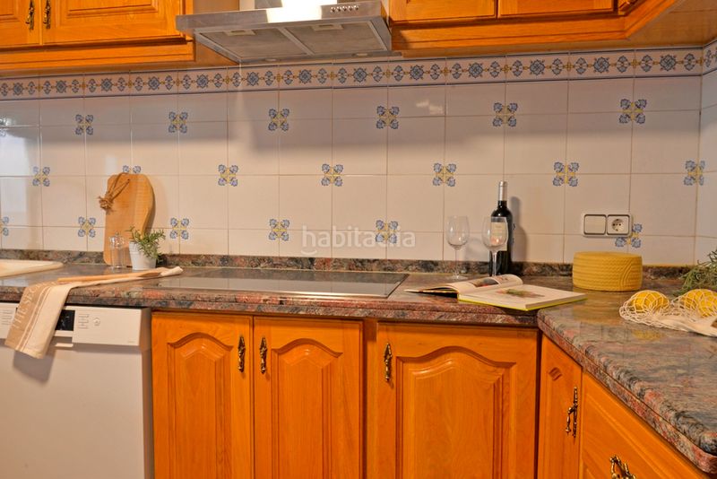 Foto d6828433-0cf3-448b-881e-0016a0902b6e. Casa amb xemeneia aparcament a Sax