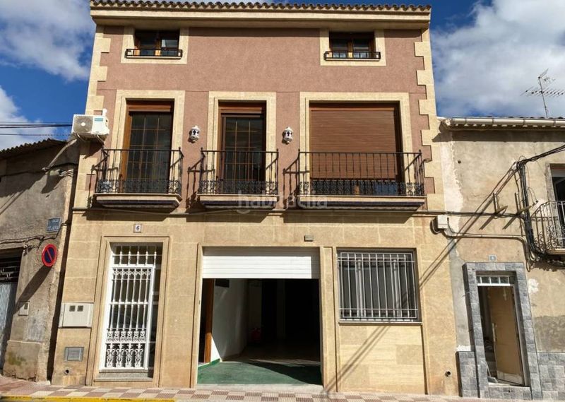 Foto fe964584-b6bf-457a-b6d1-8bbbbe6cedab. Casa amb xemeneia aparcament a Sax