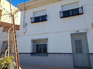 Casa  Barrio del angel. Casa con jardin cullar