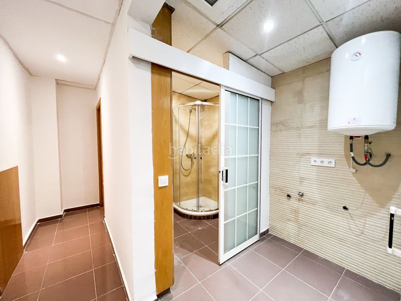 Foto cc38fad5-94c9-4b0b-a6ab-dec3dce75689. Local comercial local en Pont Vell Ripollet
