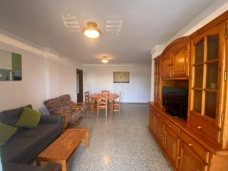 Affitto Appartamento  Avinguda de catalunya. Vivienda en avda. cataluña 20 con cuatro dormitorios, salón, coc