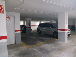 Parking voiture  Carrer de cervantes