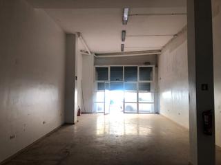 Locale commerciale in Carrer Moreres