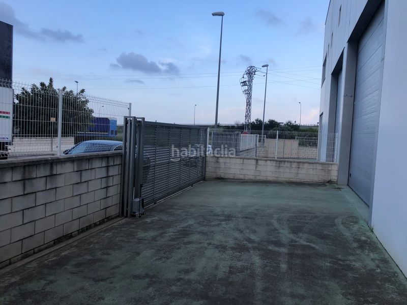 Foto 5e363d02-d686-4015-bba7-5b5a31ef3b9f. Industrial building in Xeresa