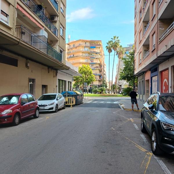 Foto 77bf930c-03c5-43cd-bfd7-a6c80bfd7d7d. Aparcament cotxe a carrer cardenal cisneros 49 a Gandia