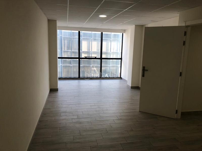 Foto f0ee9ab4-5d17-4563-aff9-cd248b2bea8b. Büro in Germaníes - Juzgados Gandia