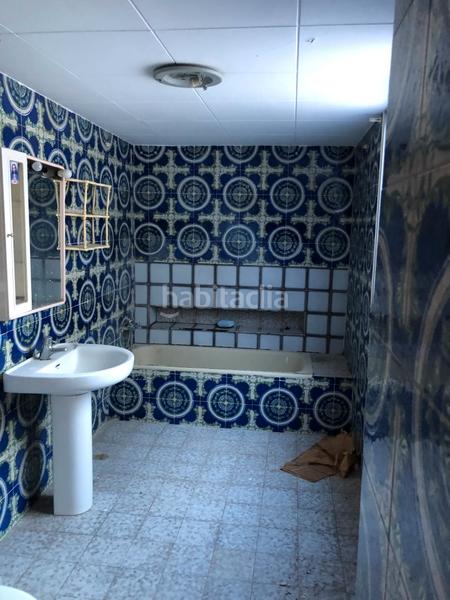 Foto 5e793fd0-9d65-4ad3-bcb6-90fa691d8361. Edificio en Albaida