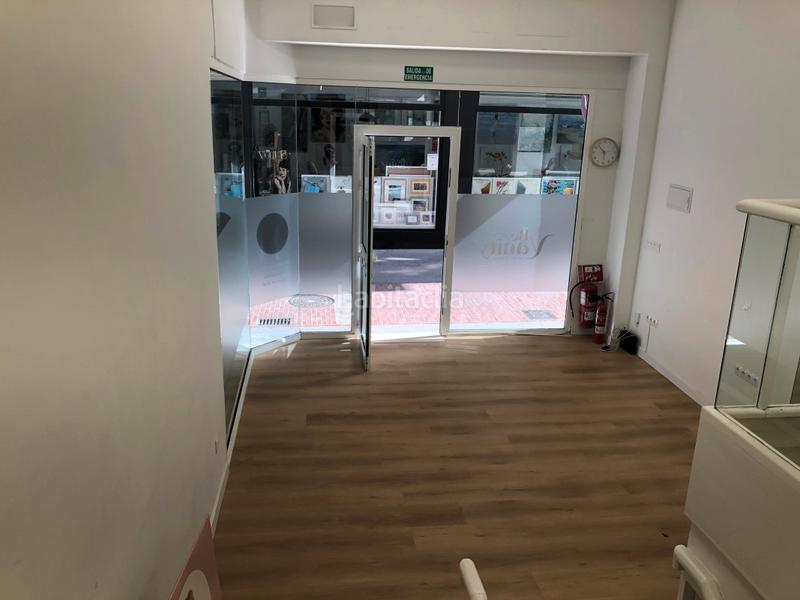 Foto f616ada3-6c5d-4b4b-83d3-37181bc4f4b6. Local comercial a Centro Histórico Gandia