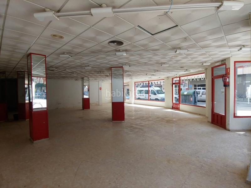 Foto c8f0c3fb-1c14-4f07-8e57-c8b1096e78f0. Alquiler local comercial en Plaza Elíptica - República Argentina Gandia