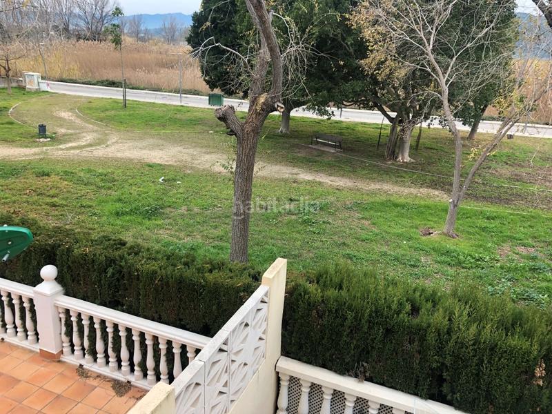 Foto 1b3a8f8a-fcec-46c8-b746-42f94a954174. Xalet amb xemeneia piscina a Playa de Gandía Gandia