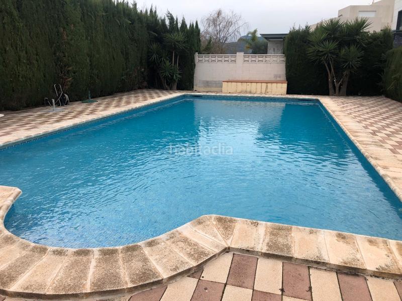 Foto 20699c06-5068-4826-9a51-a966bf0bc947. Xalet amb xemeneia piscina a Playa de Gandía Gandia