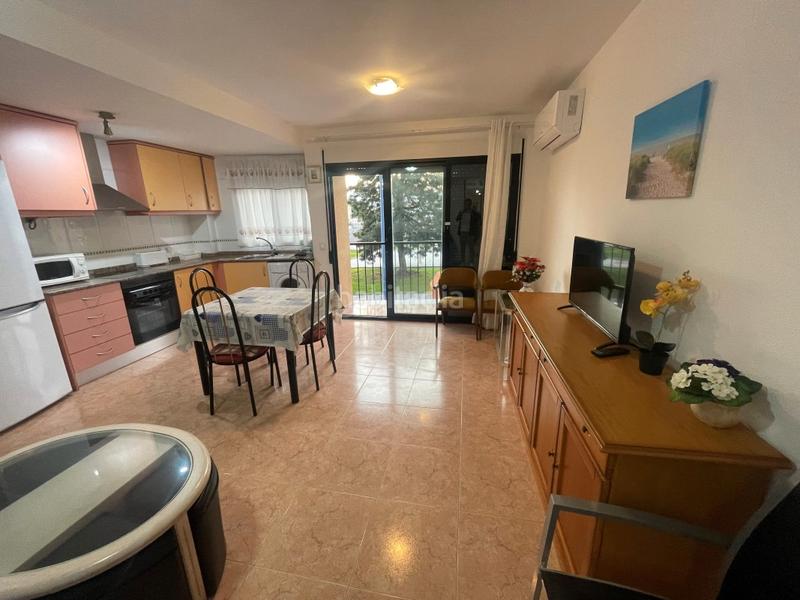 Foto 0fb3d61f-8142-4f37-b975-9d744100955d. Lloguer apartament a carrer de la constitució 1 a Miramar