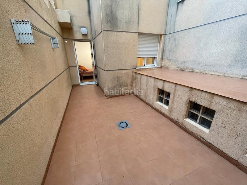 Foto fe0c1744-e984-43c6-b626-98a8c3f14450. Lloguer apartament a carrer de la constitució 1 a Miramar