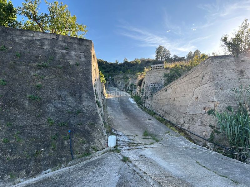 Foto 35c77108-b8a6-45bc-bb1b-d0d4c5d44709. Masia a Oliva pueblo Oliva