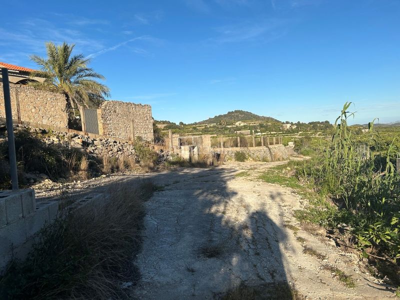 Foto 4d496285-44dc-4060-b94e-eb1d46f097f0. Masia a Oliva pueblo Oliva