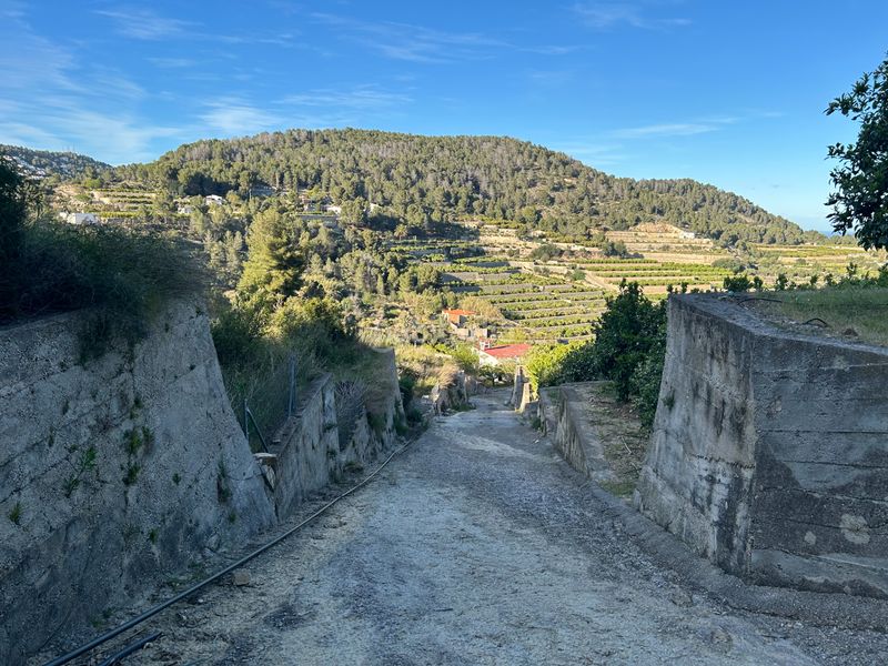 Foto 843e9fa4-e68e-440d-9f7b-b030f687dd55. Masia a Oliva pueblo Oliva