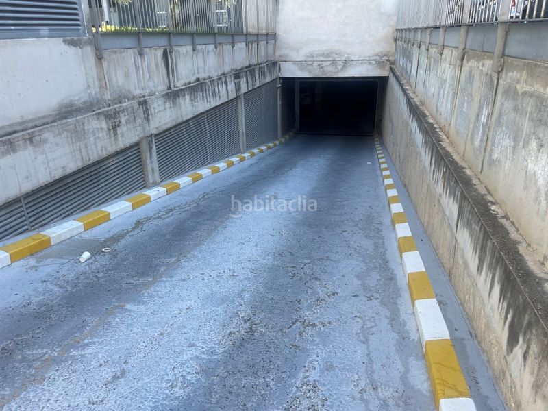 Foto ee0cf400-b853-477d-a94a-b5b736b6a06f. Aparcament cotxe a Centro Histórico Gandia