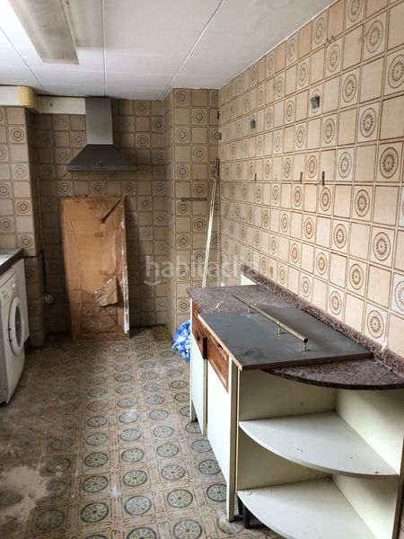 Foto 96543c2a-1133-4b5d-b531-c067aa0246fc. Edificio en Albaida