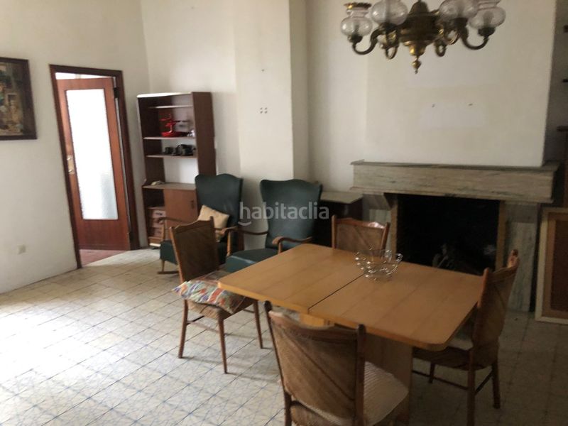 Foto b16cdbcd-8ff9-42da-bfac-3cbcb31c38b6. Edificio en Albaida