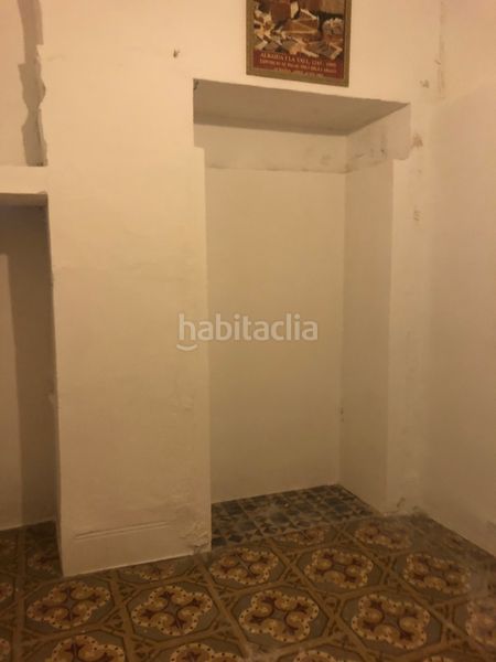 Foto f581d840-8c85-44e7-9c26-7075a0afb40b. Edificio en Albaida