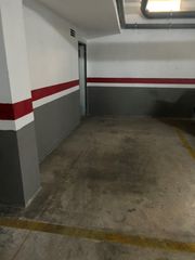 Parking voiture  Carrer de la constitució
