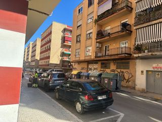 Parking voiture  Carrer primer de maig